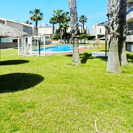 Comfortable House In With Shared Pool *