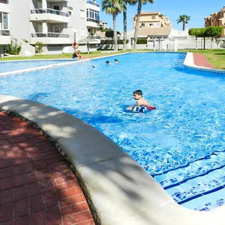 Prázdninový dům Comfortable House In With Shared Pool