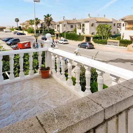 Prázdninový dům Comfortable House In With Shared Pool Torrevieja